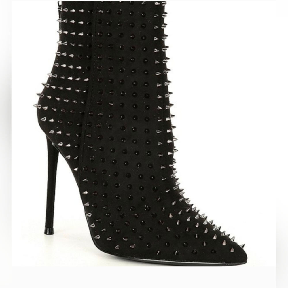 Steve Madden Virtuous-S Metallic Spiked Bootie, 8M